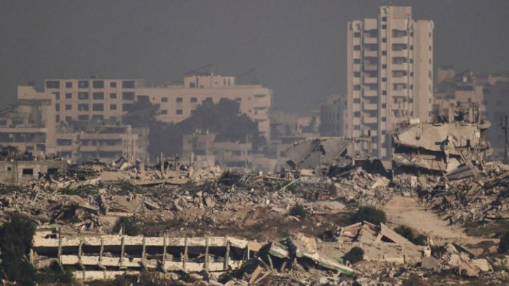 https://salarnews.in/public/uploads/images/newsimages/maannewsimage25082025_171643_Gaza Military Strike.jpg